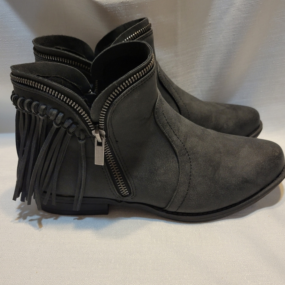 JC Zipper & Fringe Booties